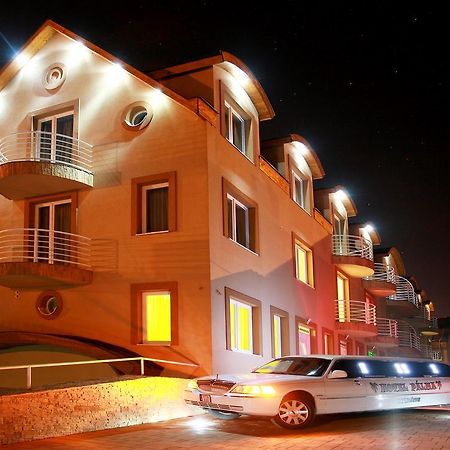 Hotel Palma Nyirbator Exterior photo