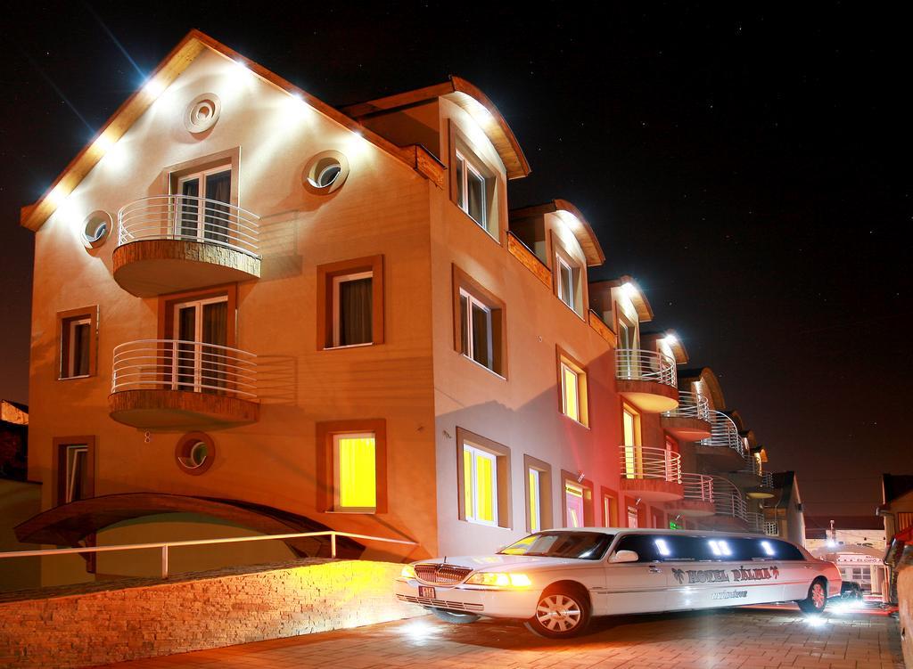 Hotel Palma Nyirbator Exterior photo