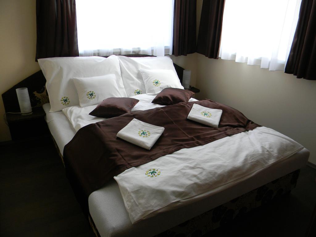 Hotel Palma Nyirbator Room photo