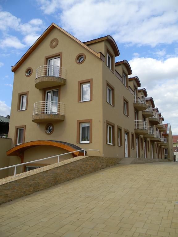 Hotel Palma Nyirbator Exterior photo